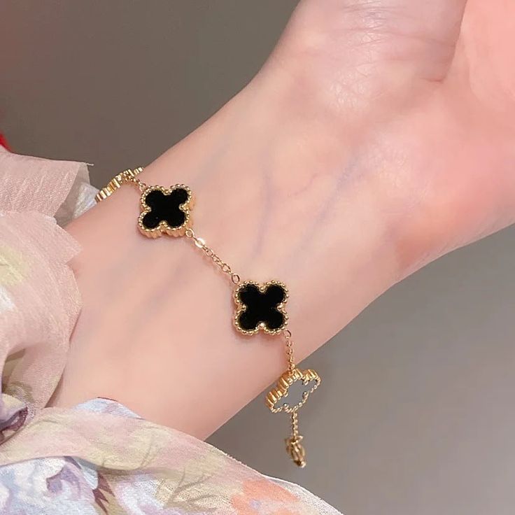 Set de 2 Pulseras Clover Glow® Con Baño de Oro 24K -40%OFF
